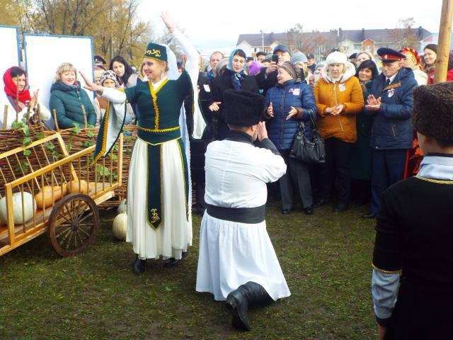 династии казачьему роду нет переводу